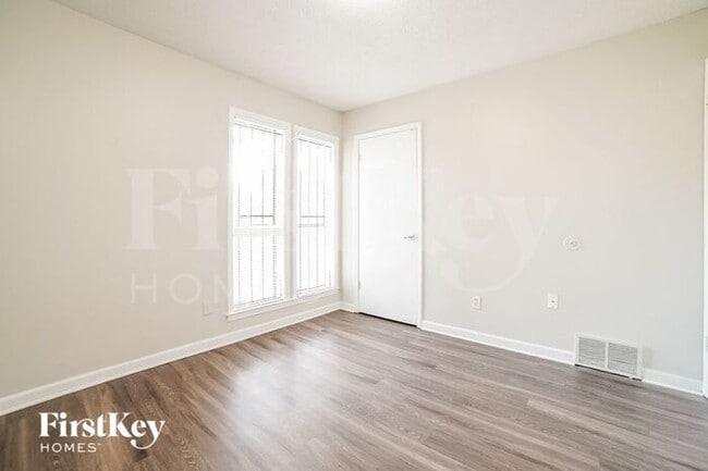 Building Photo - 6709 Valley Park Dr