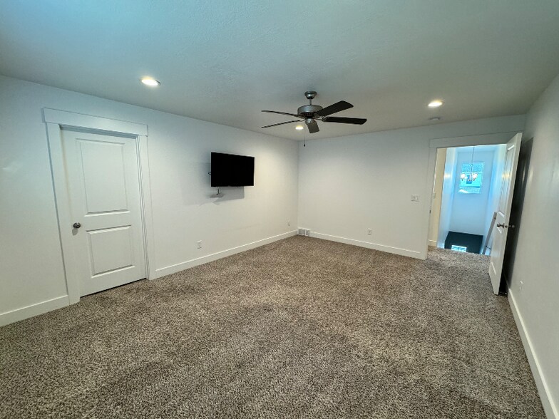 Building Photo - 2080 W 1755 S