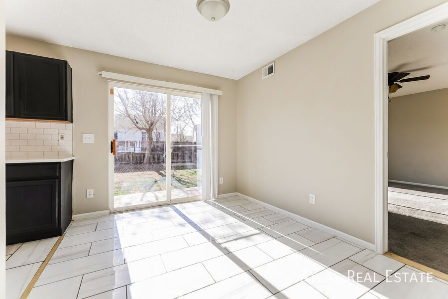 Building Photo - 5083 Helena Ct