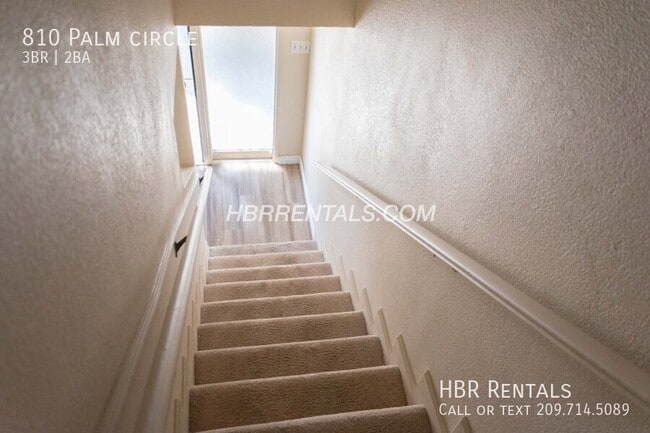 Building Photo - 810 Palm Cir