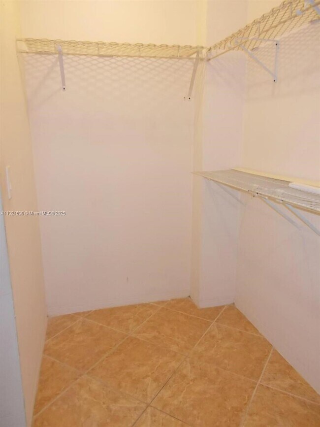 Building Photo - 800 West Ave