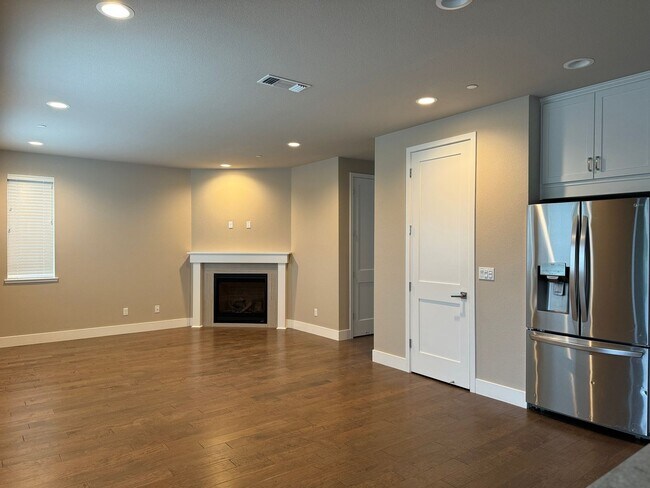 Building Photo - Fountaingrove 4 bedroom beauty