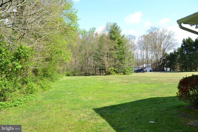 Building Photo - 925 Dyke Branch Rd