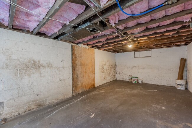 Building Photo - Charming updated 2 bedroom 1 bath home in Narrows VA