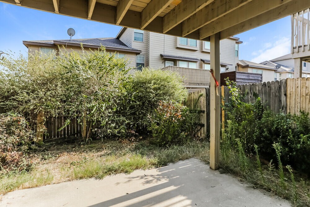 Building Photo - 12634 Bay Ave