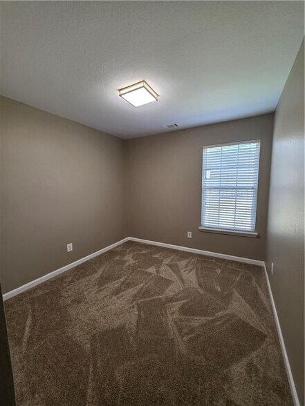 Building Photo - 7067 Brookview Cir