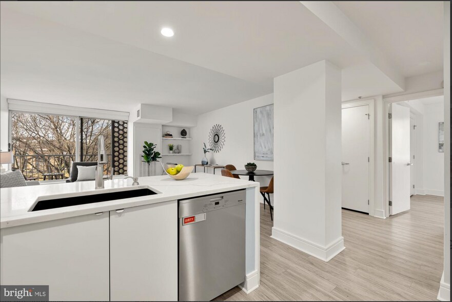 Kitchen - 800 4th St SW