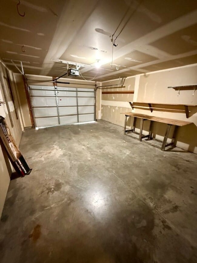 Building Photo - 726 Meagher Ave