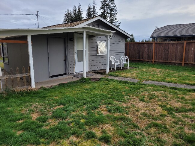 Building Photo - 26 E Marilyn Ave