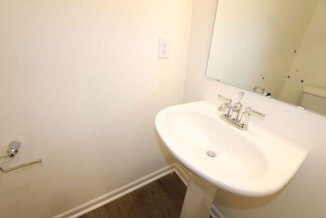 Building Photo - 3BR/3BA Townhome w/ Patio + Community Pool in Matthews