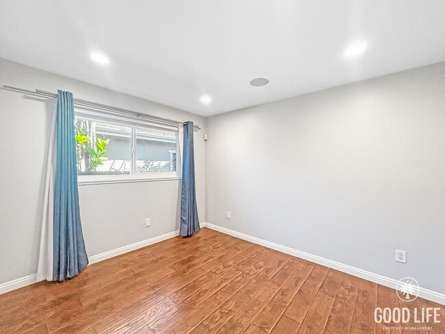 Building Photo - Beautiful 3BD/2BA W/ Private Pool, Attached Garage, and A/C in Clairemont!