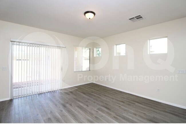 Building Photo - 4256 E Baylor Ln