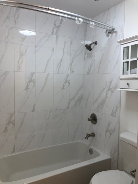 Master bathroom - 12711 Mitchell Ave