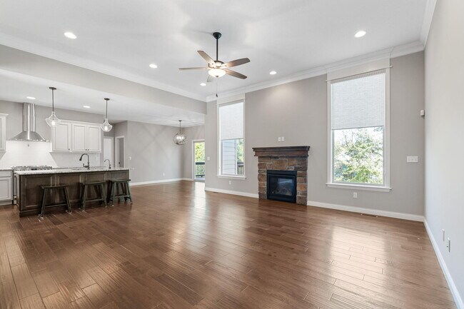 Building Photo - 1605 Labrador Dr