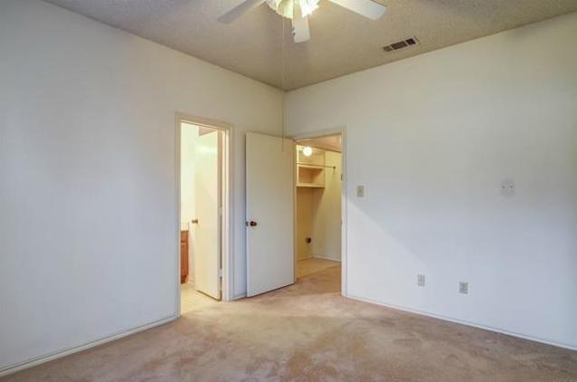 Building Photo - 2135 Cordoba Dr