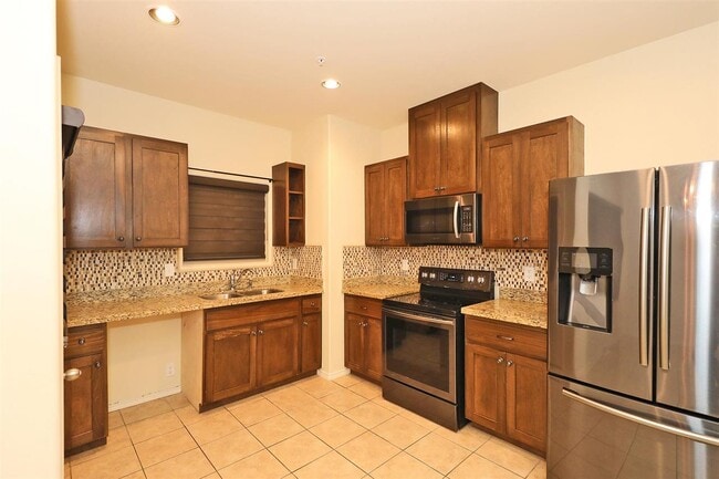 Building Photo - 5610 Montevista Dr