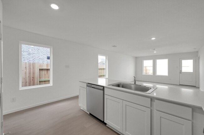 Building Photo - 16811-16811 Old Wagon Wy