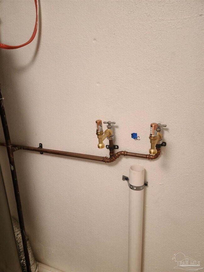 Building Photo - 207 Hart Dr