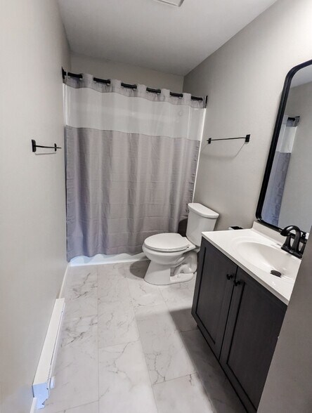 Building Photo - 5182 Seaton Hall Dr