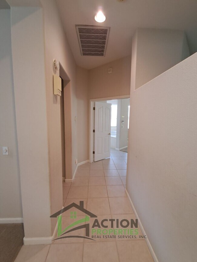 Building Photo - 400 Dumas Ct