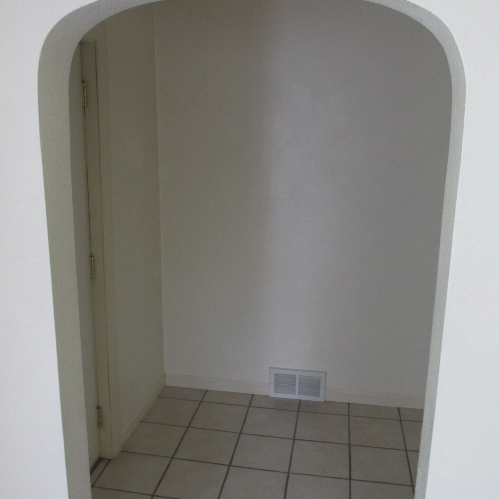 mudroon - 615 Hudson St