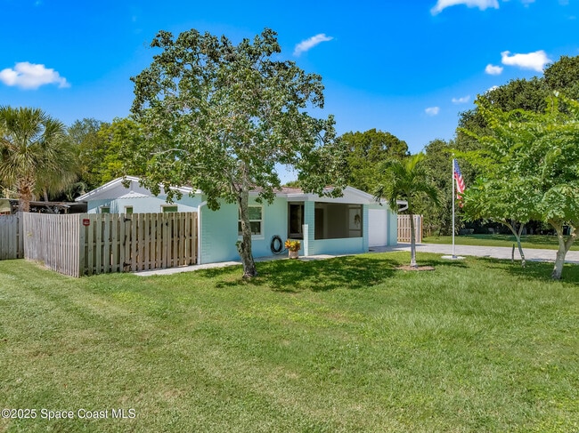 Building Photo - 285 Le Jeune Dr