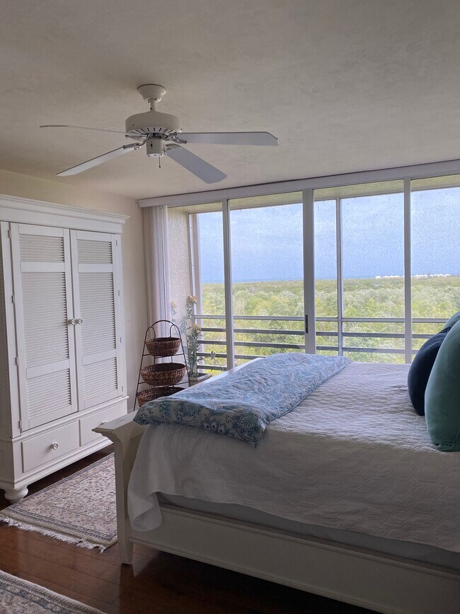 Primary Bedroom w/ views and king - 15171 Cedarwood Ln