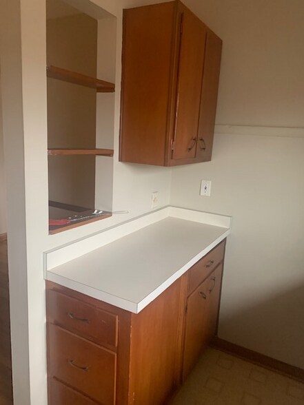 Building Photo - 2713 Riedling Dr