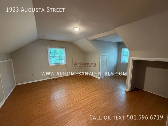 Building Photo - 1923 Augusta St
