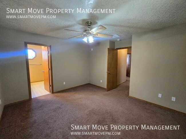 Building Photo - 2593 N Ridgebury Way
