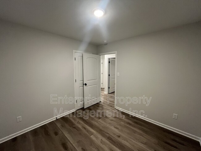 Building Photo - 4503 Suncrest Dr