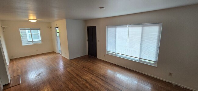 Building Photo - 778 Litchfield Ave
