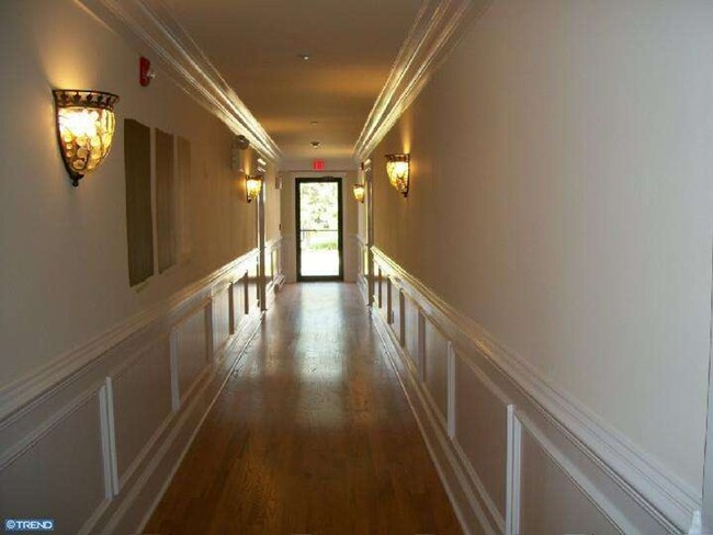 Building Photo - Beautiful 2 Bedroom