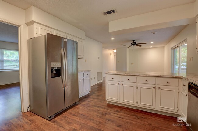 Building Photo - 54 Paddock Dr