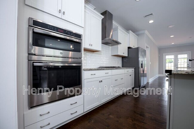 Building Photo - 1017 Blackpool Ct