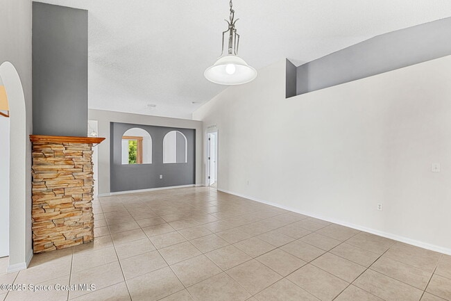 Building Photo - 2390 Savannah Blvd