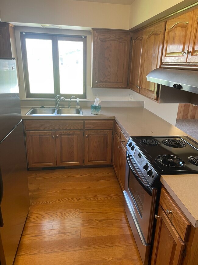 Building Photo - 4685 Mackinaw Rd