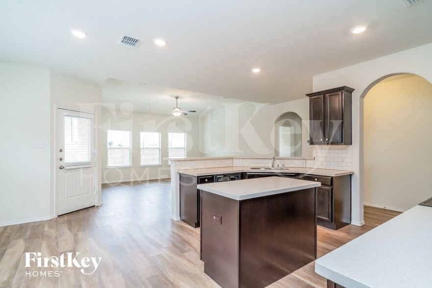 Building Photo - 446 Stuart Ln