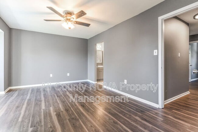 Building Photo - 6044 Sirenia Pl