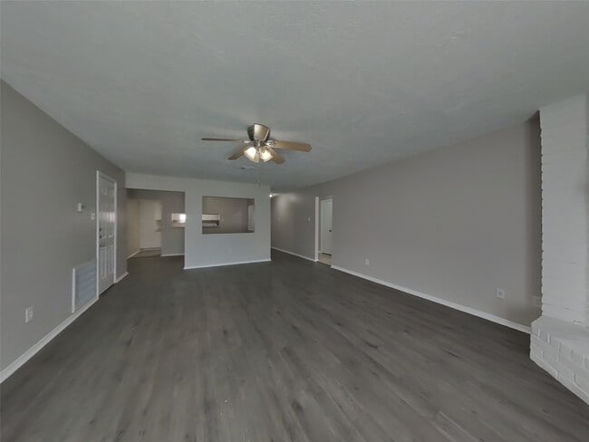 Building Photo - 20118 Misty Pines Dr