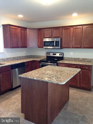 Building Photo - 640 Lantern Ct