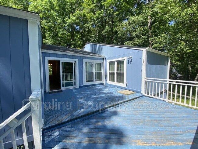 Building Photo - 102 Polks Pl