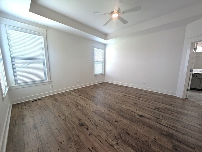 Building Photo - 2001 Largo Ct