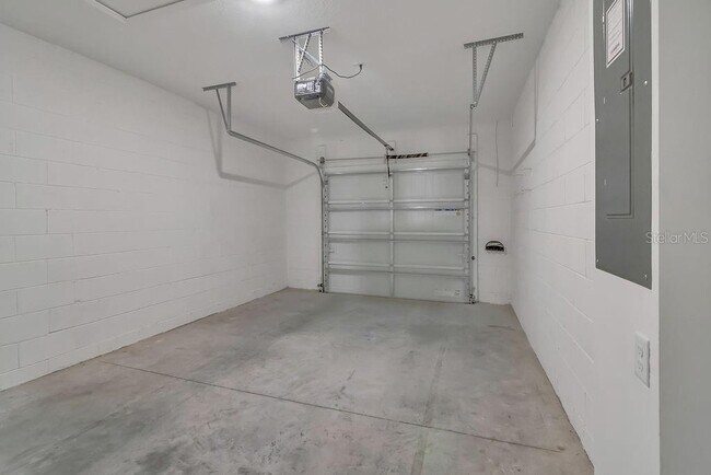 Building Photo - 12035 Holystone St