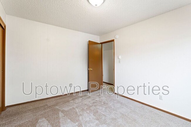 Building Photo - 8049 NE Flanders St