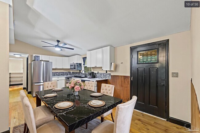 Building Photo - 2989 N 5th Ave