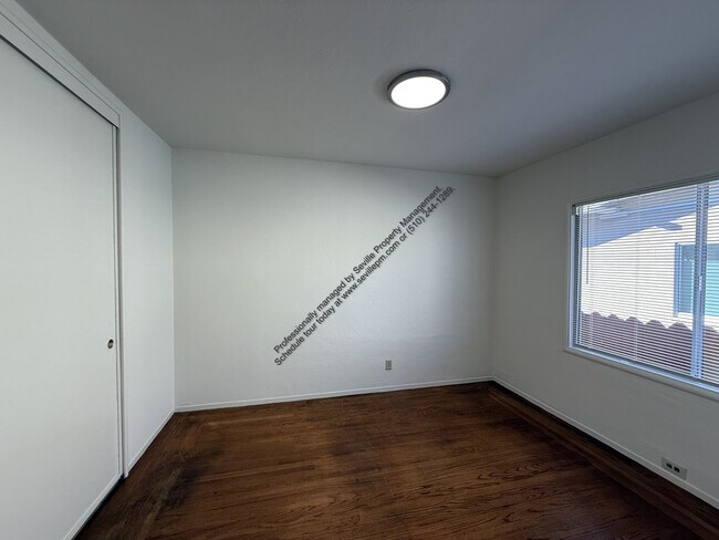 Building Photo - Berkeley Gem w/plenty of outdoor space...available now!