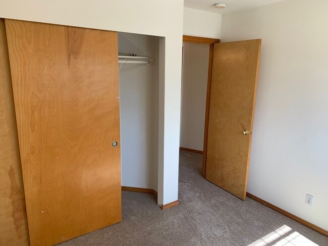 Building Photo - Newly remodel 4 bed 3 bath home in Shoreline