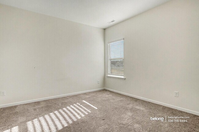 Building Photo - 103 W Tecoma Ln