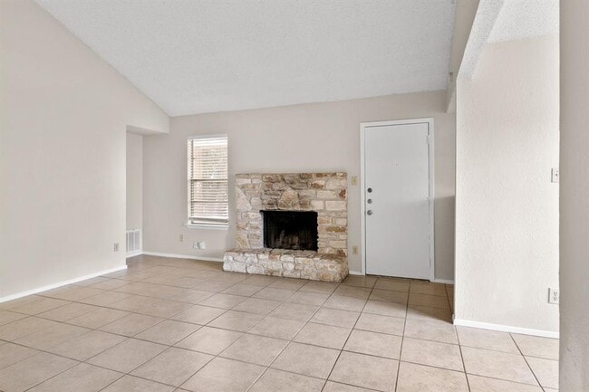 Building Photo - 818 Sirocco Dr